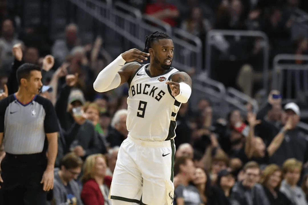 刚刚！雄鹿带队取胜今晚波尔图回应争议，Karsa在MAD比赛中失利的简单介绍