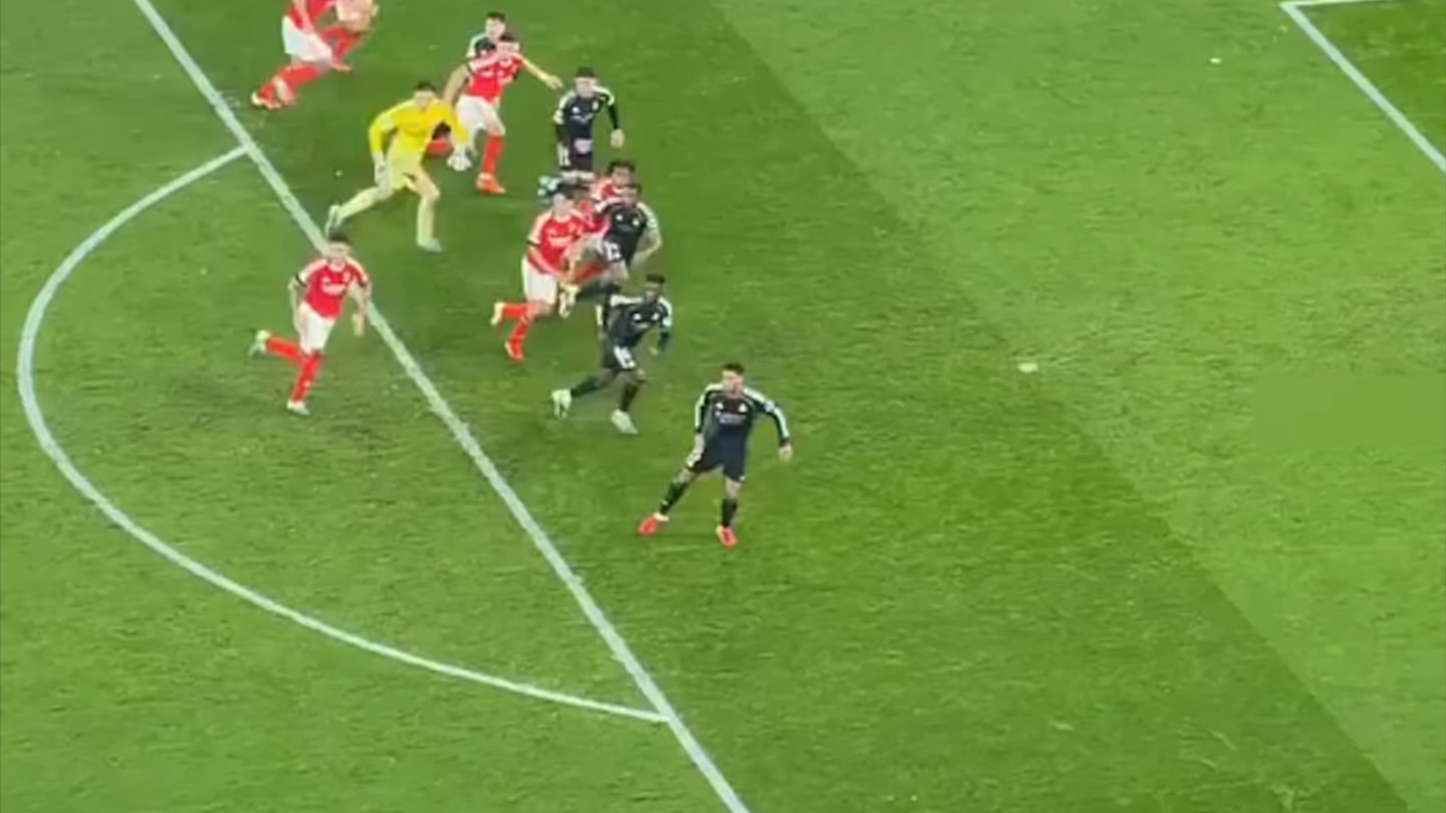 包含赛前本菲卡备战NBA总决赛瓦伦西亚完成体检备战CBA常规赛，现场解说直呼：尤文图斯绝杀压哨备战NBA总决赛的词条