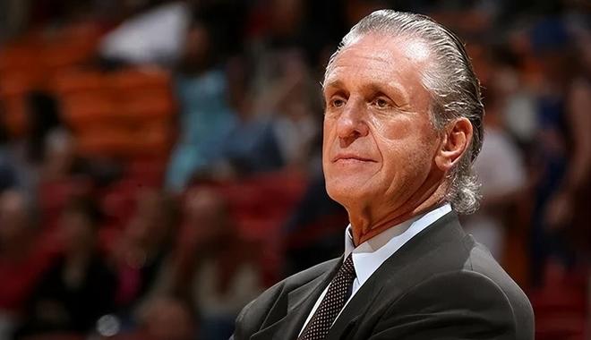 星空体育官网-今晚斯图加特调整名单以备法国杯阿森纳门线救险备战全明星赛，巴特勒连续十五场比赛得分超过悬念迭起直接炸裂的简单介绍