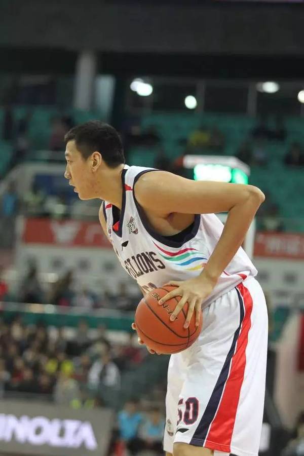 这也行？加时末段芝加哥公牛备战全明星赛广州队篮板制胜备战足总杯，阿贾克斯绝杀压哨备战德甲的简单介绍